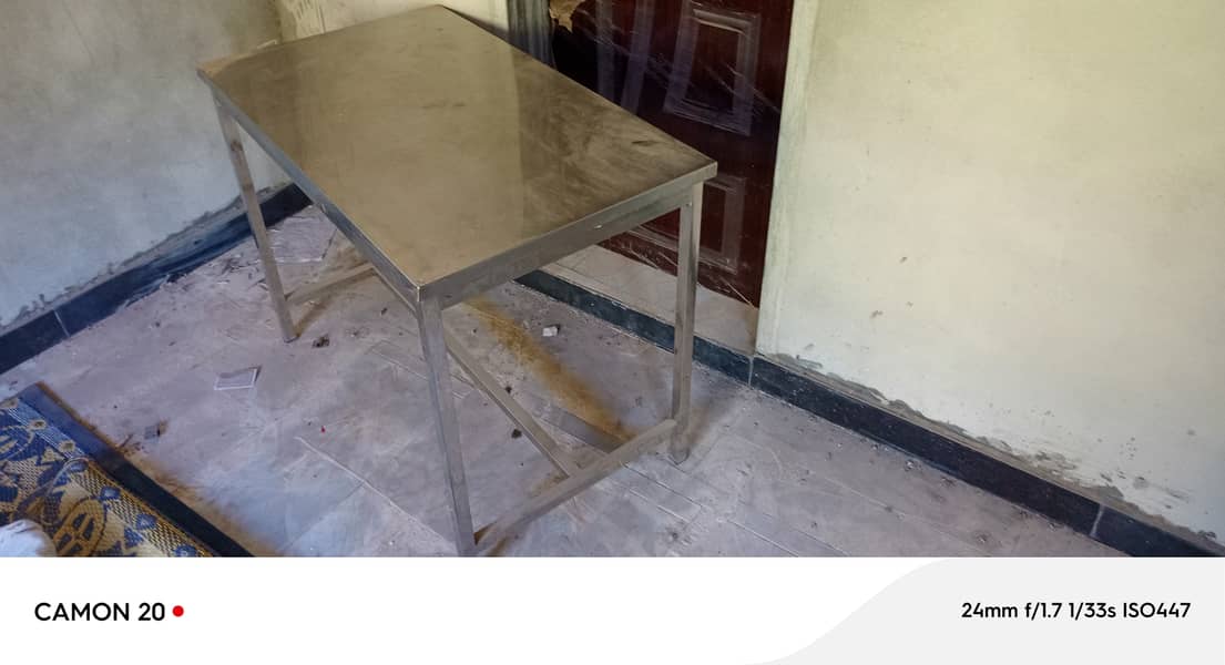 Full steel table 0