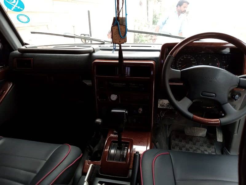 Nissan Patrol 1990 18