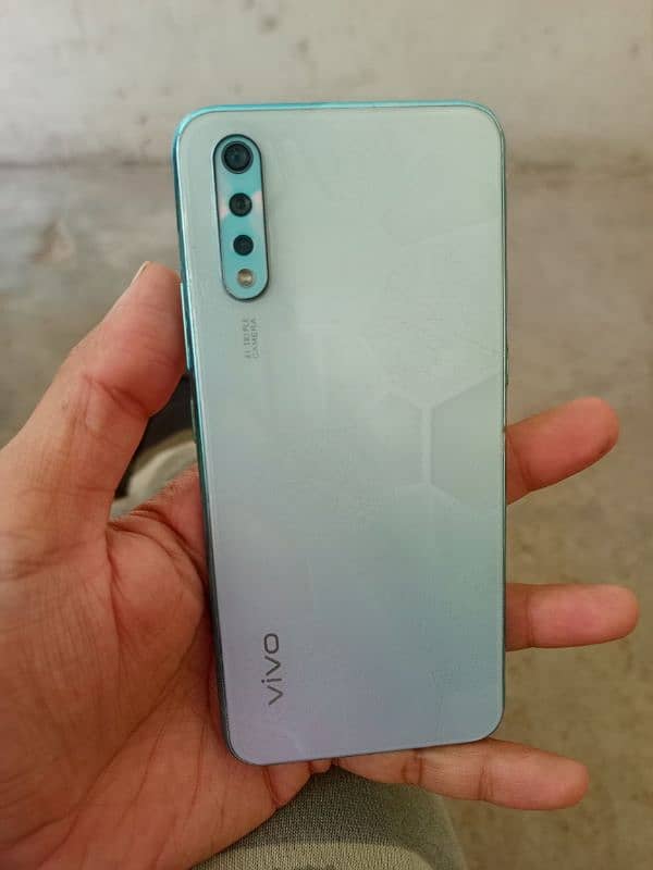 vivo s1 8