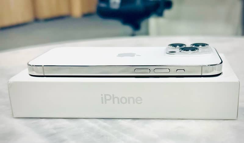 IPhone 14 Pro  / Jv / 256 GB / contact: 0345-1582671 2