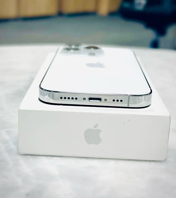 IPhone 14 Pro  / Jv / 256 GB / contact: 0345-1582671 3