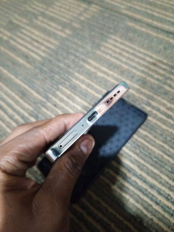 (urgent sale) infinix note 40 8+5 256 GB 5