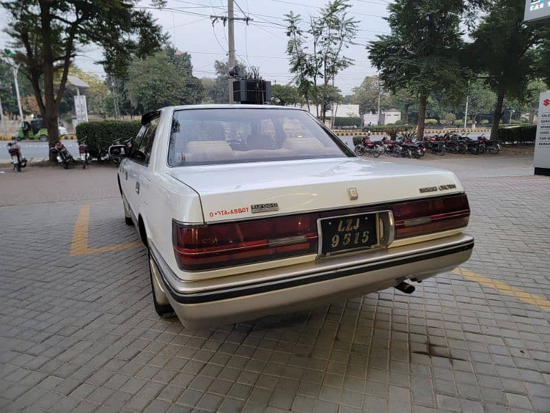 Toyota Crown 1976 3