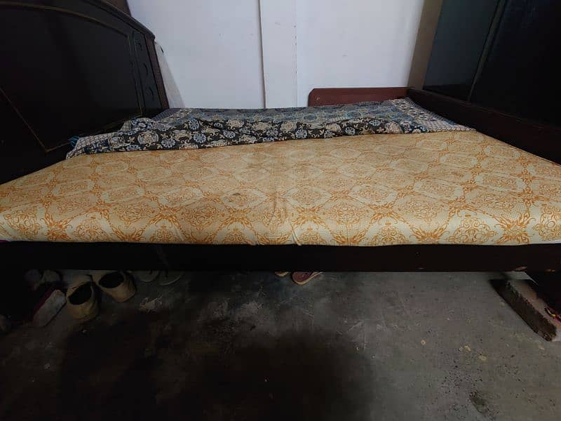 Double bed 5.5 Feet wide with mattress 3