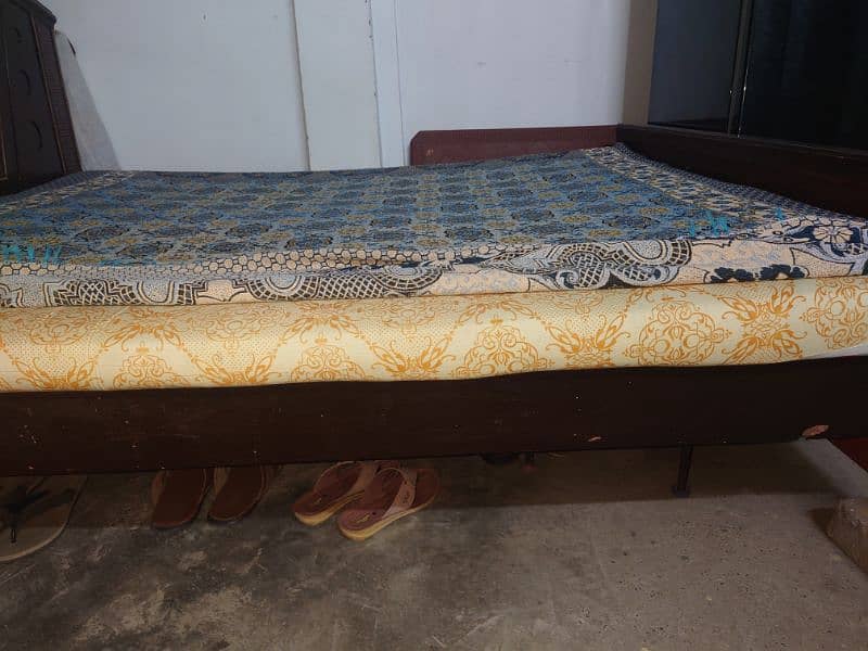 Double bed 5.5 Feet wide with mattress 6