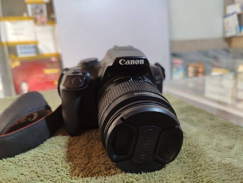 Canon EOS 1300D with 75-300mm lens only 3