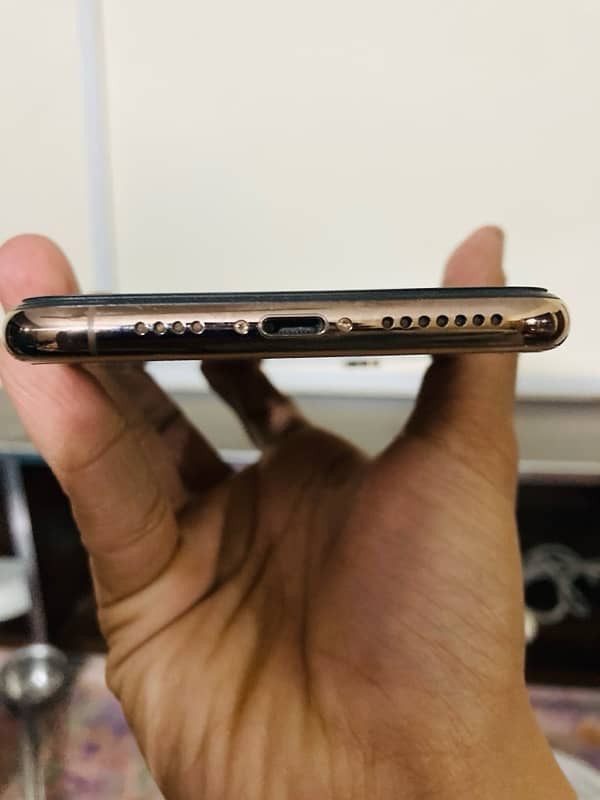 iphone xs max Golden 64gb jv 2