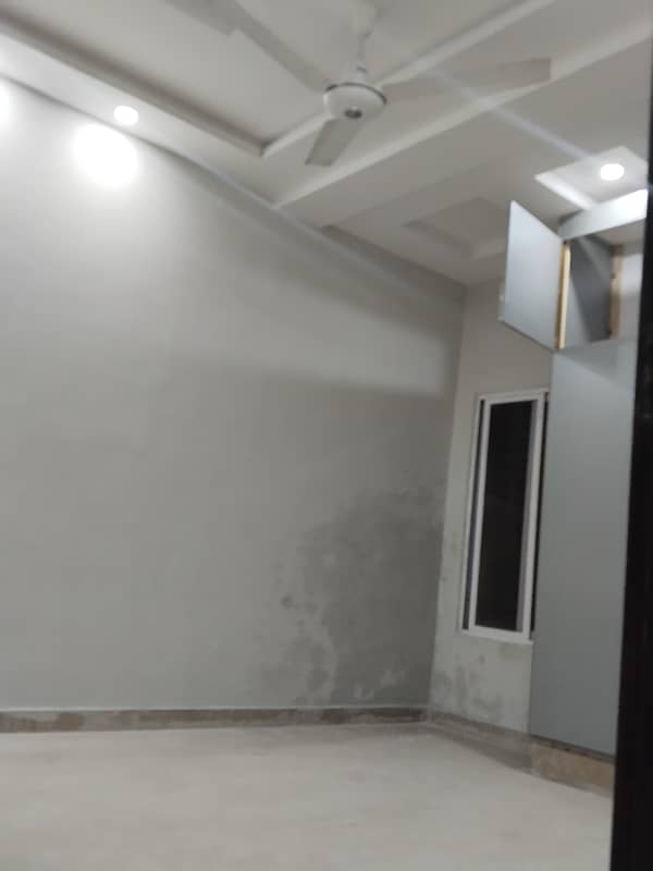 Spacious 700 Square Feet Flat Available For rent In Ghauri Town Phase 4 C1 5