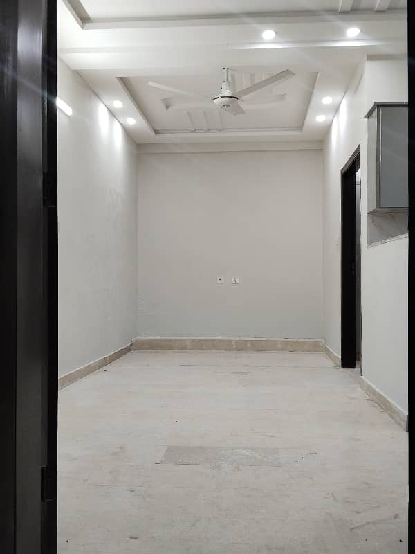 Spacious 700 Square Feet Flat Available For rent In Ghauri Town Phase 4 C1 6