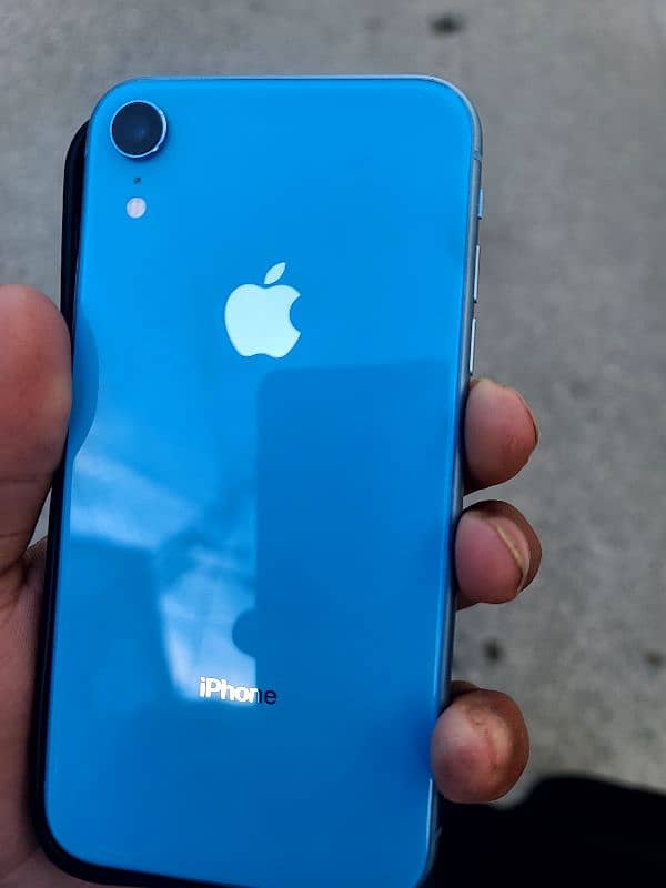 iphone xr 4