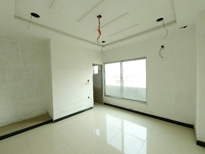 Perfect On Excellent Location 10 Marla Building In Gulberg Residencia - D Markaz For Sale 42