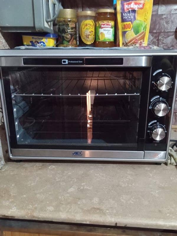 its beaking oven 2