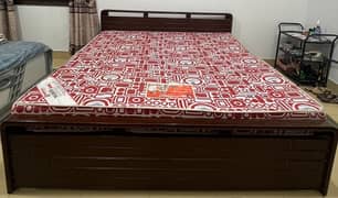 Bed with moltyfoam mattress