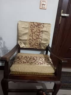 4 Nos wooden chair very good condition urgent sale