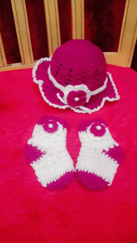 crochet cap and socks 0