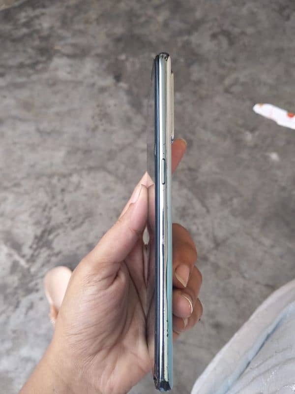 oppo f15 (8gb 128ram) 2