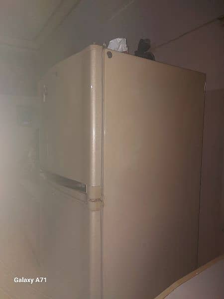 excellent condition fridge 4