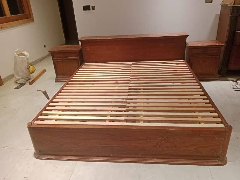 wooden bed set 0