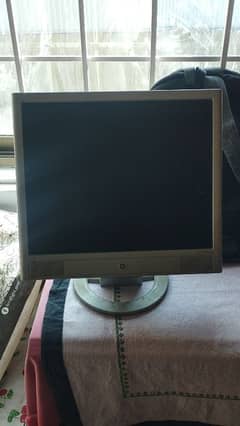 HP 17 INCH LCD