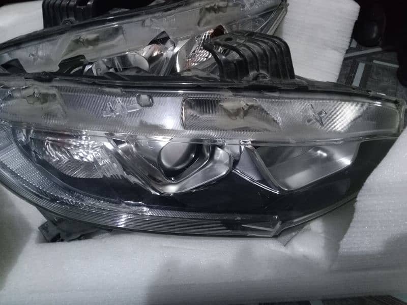 Honda Civic 2018 genuine front light 1