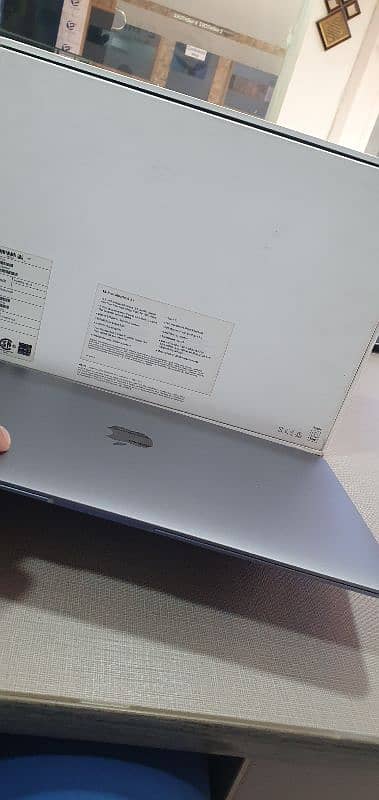 M1 macbook 8/256 with box for sell  in sialkot 8