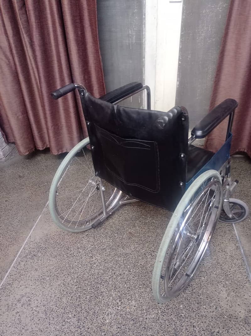 High Quality wheel chair in new condition 1