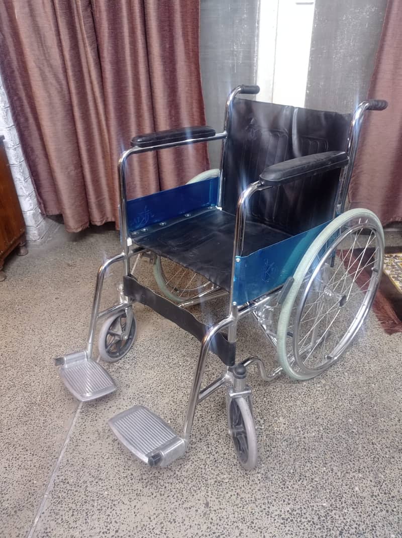 High Quality wheel chair in new condition 5