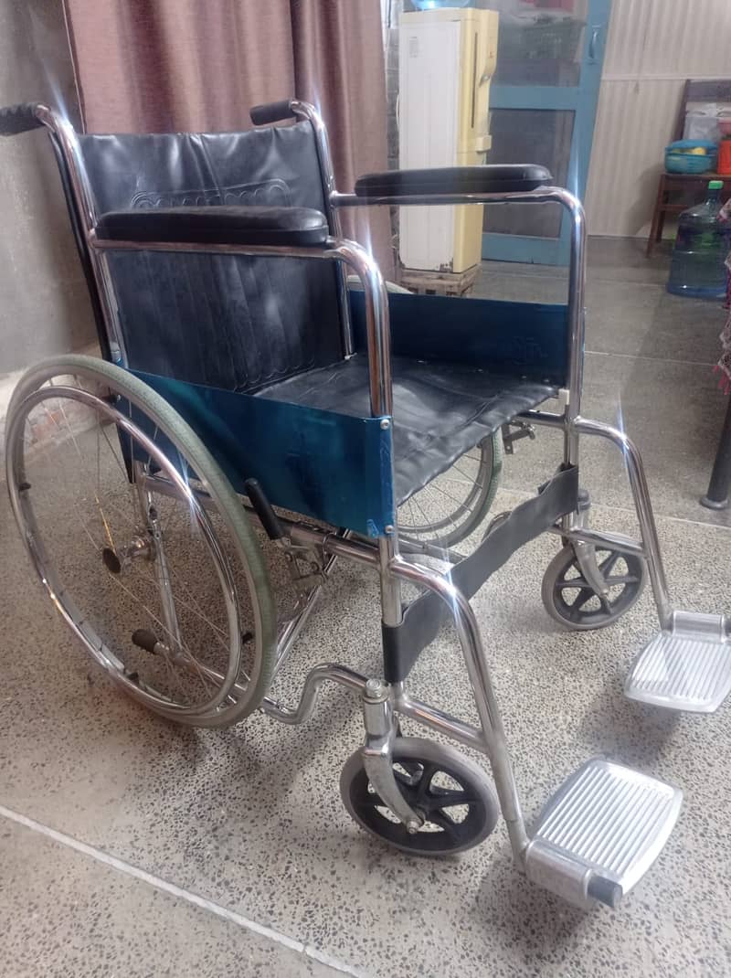 High Quality wheel chair in new condition 9