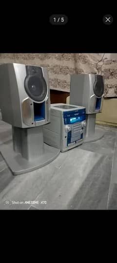 Aiwa hi-fi component sound system available in lush condition