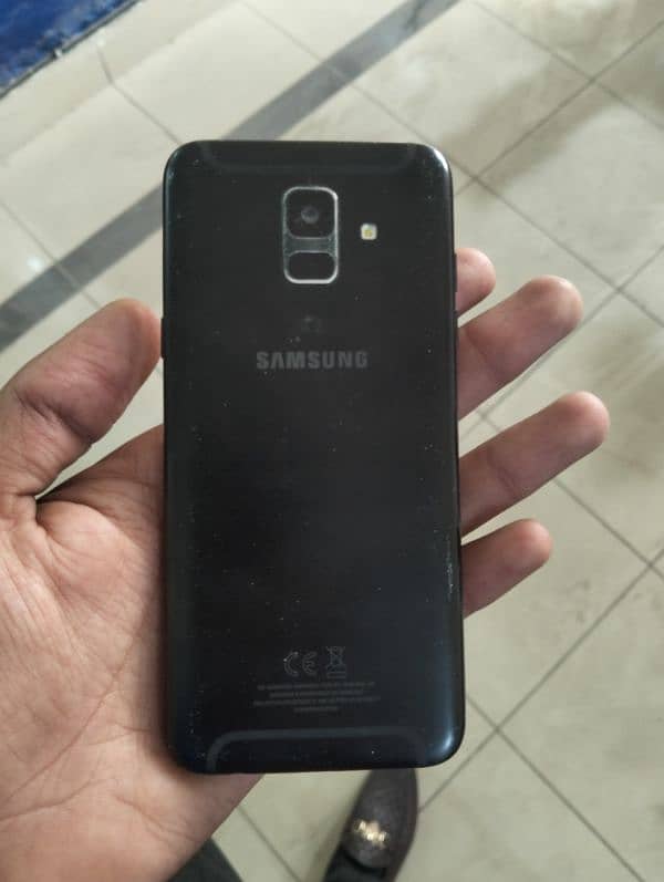 Samsung galaxy A6 storage 2/32 5