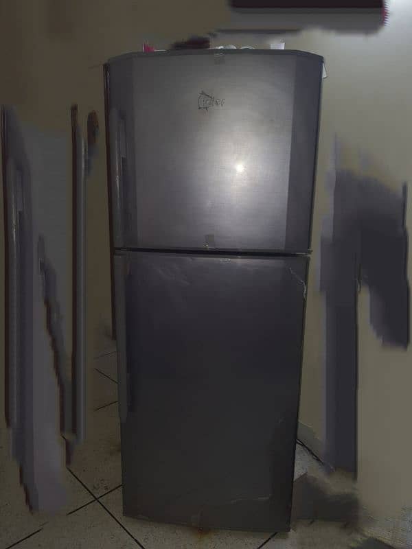 Fridge Haeir Model HRF380 0