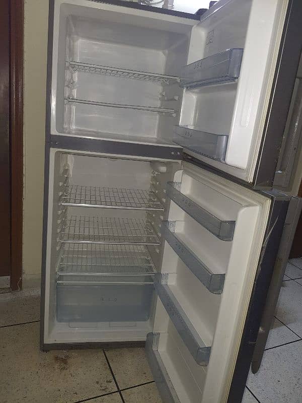 Fridge Haeir Model HRF380 4