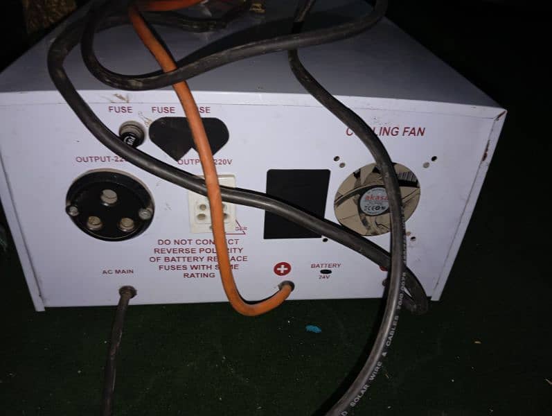 ups 2000 watts brand new jest 3 months use 2