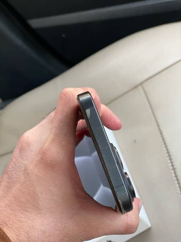 iPhone 15 Pro Max 256 gb LLA/ JV Locked 5