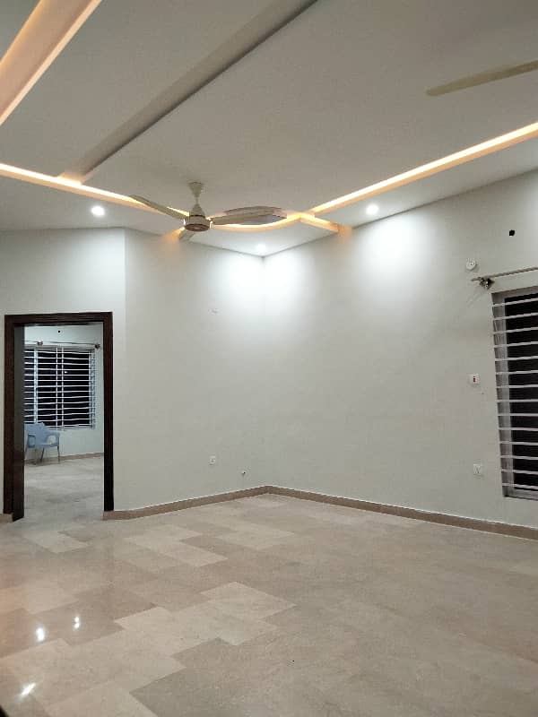 Extremely Beautiful Ground Portion For Rent . Near To Park , Commercial &Amp; Masjid 6