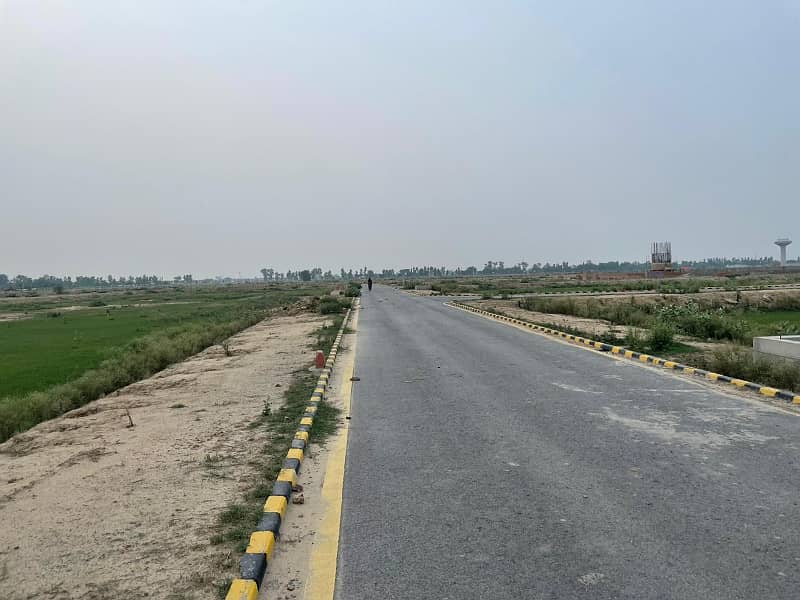 Prime 10 Marla Plot In LDA City Lahore Block H, Near 200ft Main Road 0