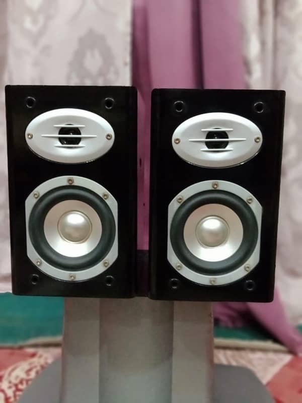 Carlson Bookshelf Speakers, Sony CD Player & Pioneer Equilizer 7