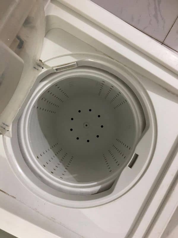 slightly used Kenwood washing machine 5