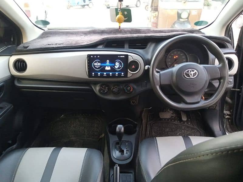 Toyota Vitz 2012 6