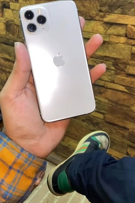 iPhone 11 pro 64gb non pta fu 5