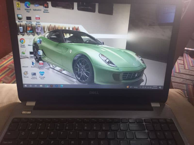 Dell laptop 15.6 display 3