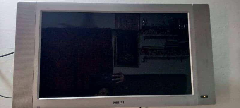 32 inch LCD Philips good condition 0