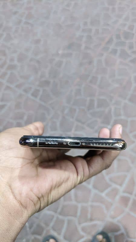 iphone Xsmax for urgent sale 2