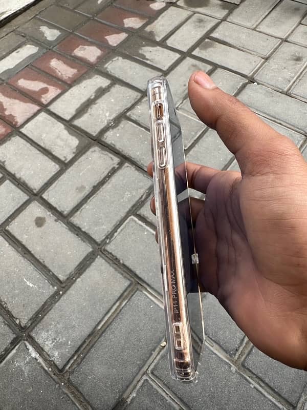 iPhone 11 Pro max 256gb factory unlock 7