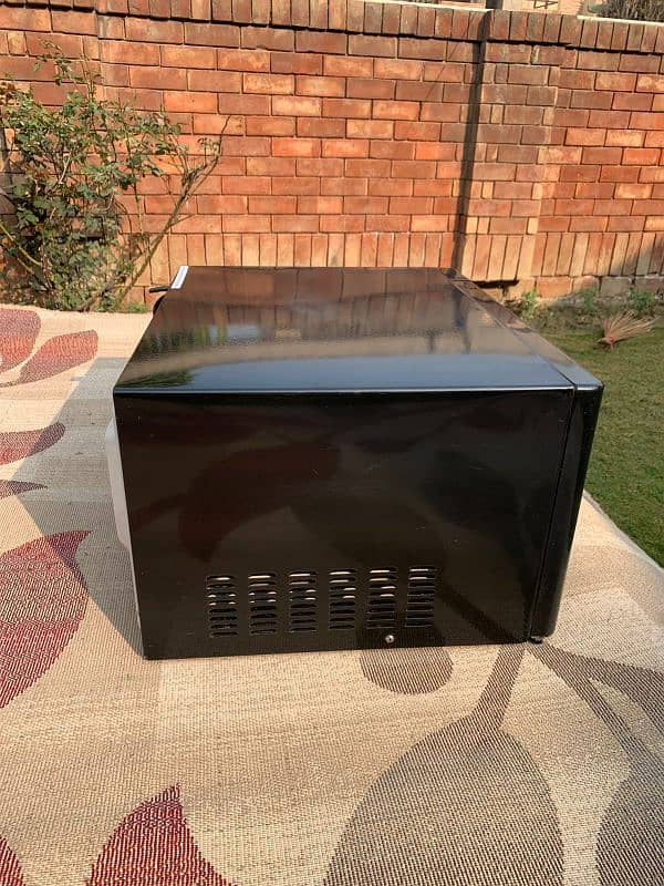 For Sale: 45L Microwave Oven 5