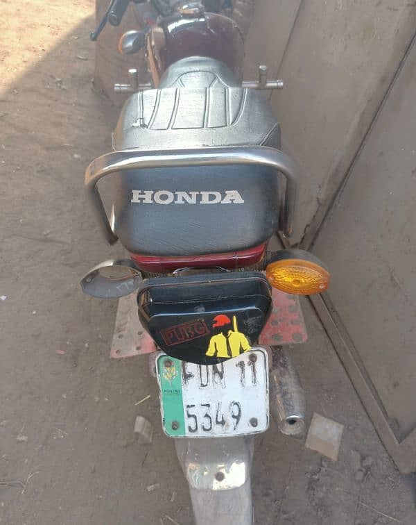 Honda CD70 2010 5