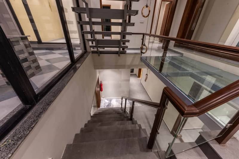 10 Marla Modern elegant Design Luxury House whit basement Available For Sale In DHA 9 Town 5