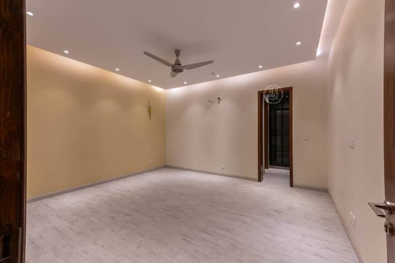 10 Marla Modern elegant Design Luxury House whit basement Available For Sale In DHA 9 Town 12