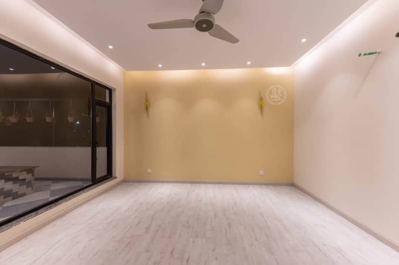 10 Marla Modern elegant Design Luxury House whit basement Available For Sale In DHA 9 Town 14