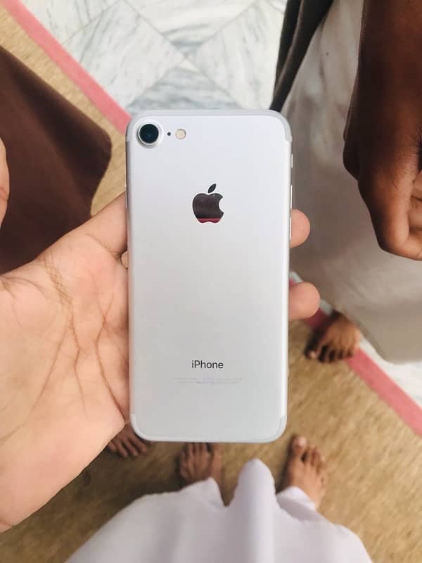 iPhone 7 non pta ecxahge  whatssapp 03068478008 4